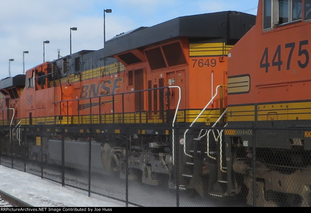 BNSF 7649